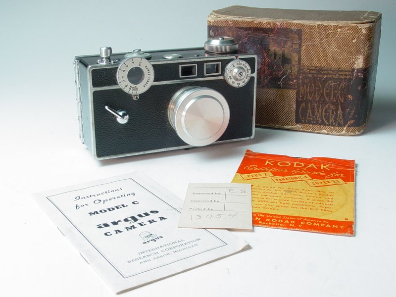 Argus C with cap, original instructions, inspection card and box