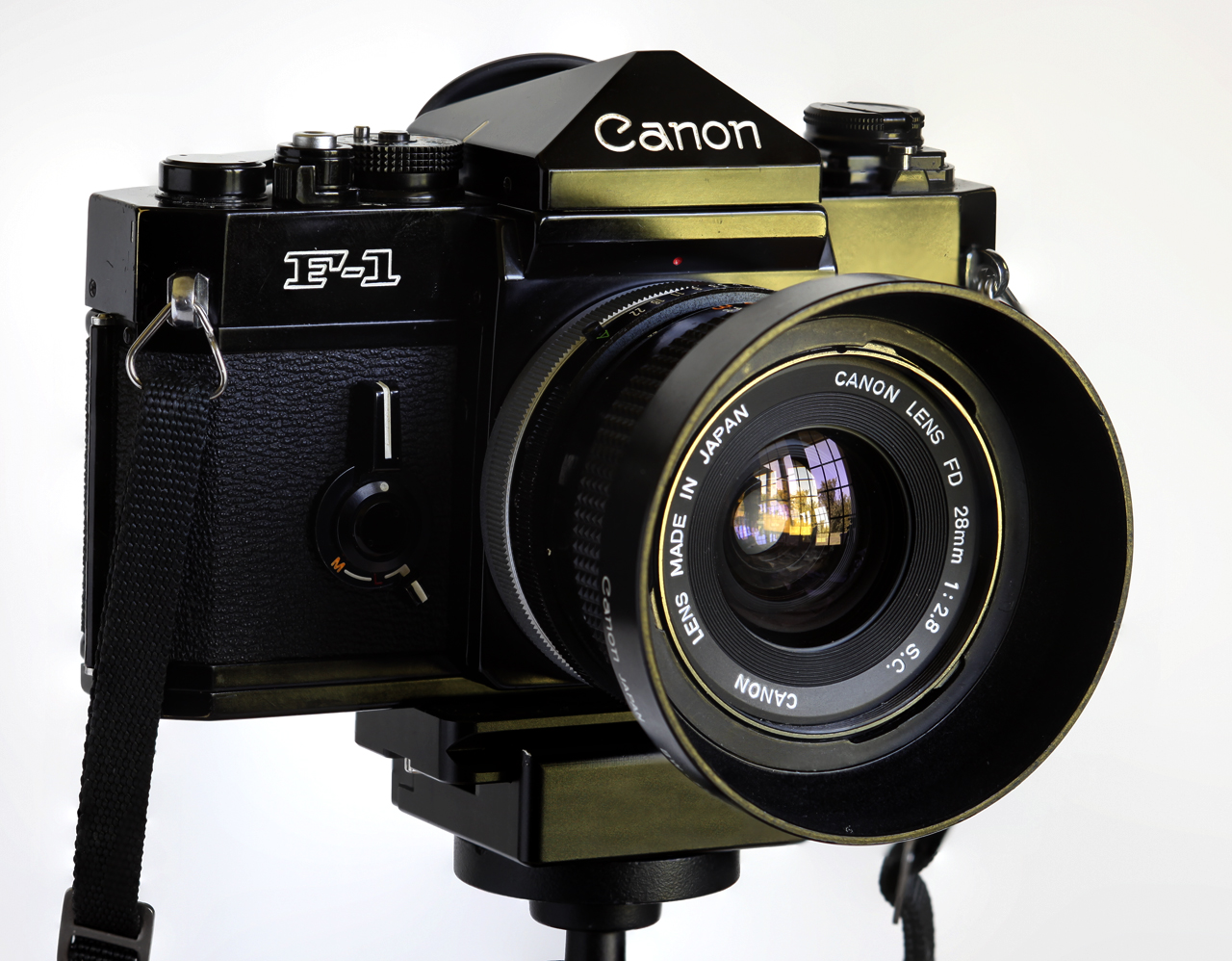 Canon LENS FD 28mm 1:2.8 S.C. with Canon F-1