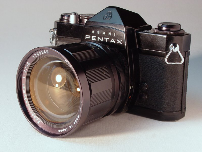 Asahi Pentax SL Black with Asahi Optical Super Takumar 1:2.0 35mm