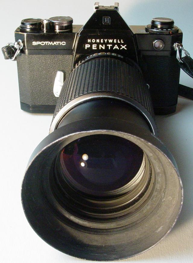 Spotmatic IIa with SMC TAKUMAR-ZOOM  1:4/45~125mm - Click to Enlarge